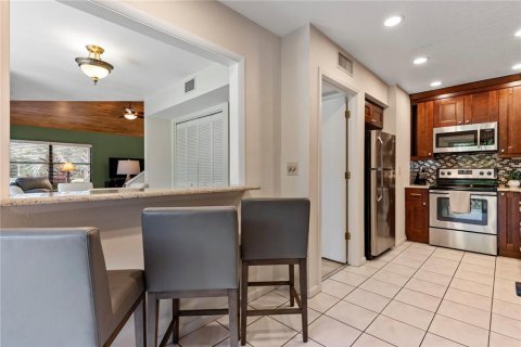 Condo in Seminole, Florida, 2 bedrooms № 2310246 - photo 12