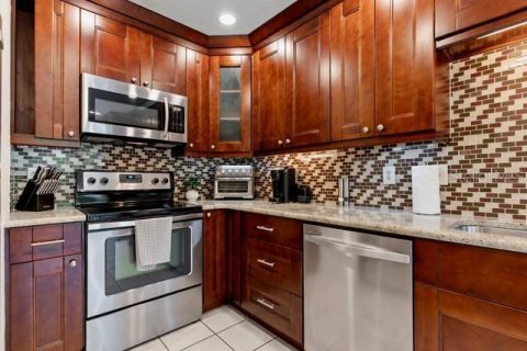 Condo in Seminole, Florida, 2 bedrooms  № 2310246 - photo 15