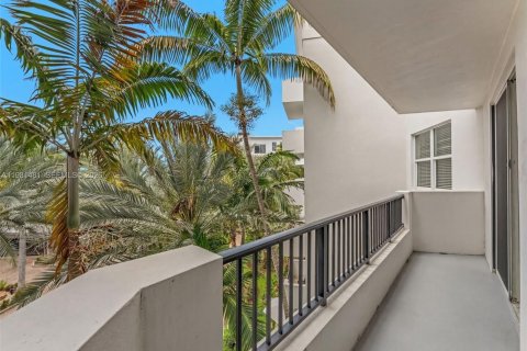 Купить кондоминиум в Форт-Лодердейл, Флорида 2 спальни, 116.59м2, № 2043369 - фото 27