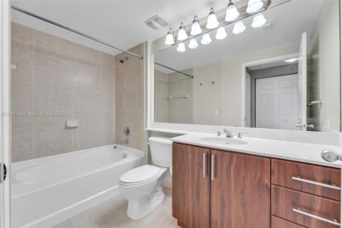 Купить кондоминиум в Форт-Лодердейл, Флорида 2 спальни, 116.59м2, № 2043369 - фото 16