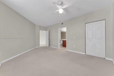 Купить кондоминиум в Форт-Лодердейл, Флорида 2 спальни, 116.59м2, № 2043369 - фото 22