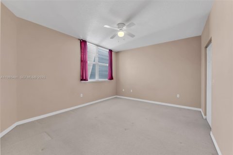 Купить кондоминиум в Форт-Лодердейл, Флорида 2 спальни, 116.59м2, № 2043369 - фото 17