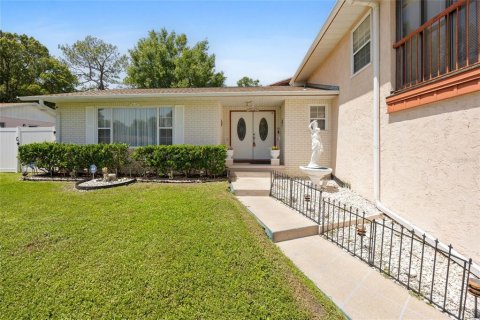 Villa ou maison à vendre à Ocala, Floride: 4 chambres, 223.99 m2 № 1815948 - photo 3