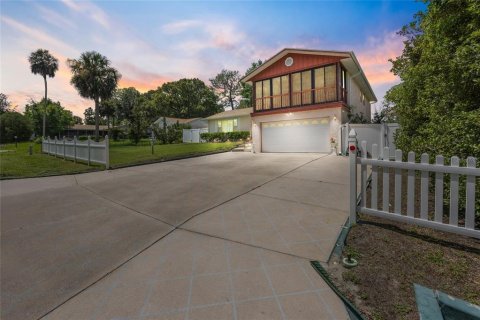 Villa ou maison à vendre à Ocala, Floride: 4 chambres, 223.99 m2 № 1815948 - photo 1