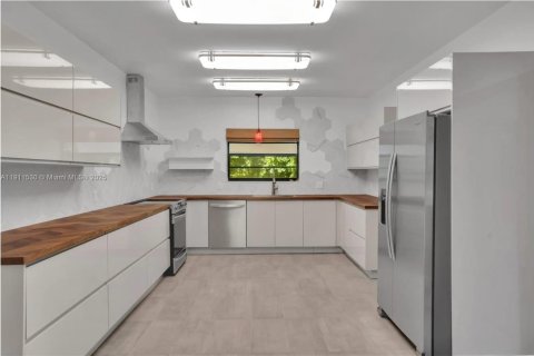 Снять в аренду виллу или дом в Майами-Бич, Флорида 4 спальни, 233.84м2, № 2034258 - фото 10