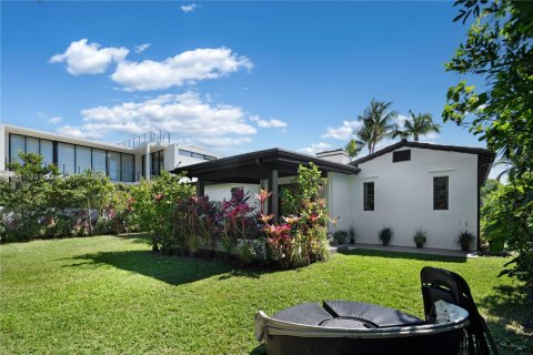 Снять в аренду виллу или дом в Майами-Бич, Флорида 4 спальни, 233.84м2, № 2034258 - фото 6