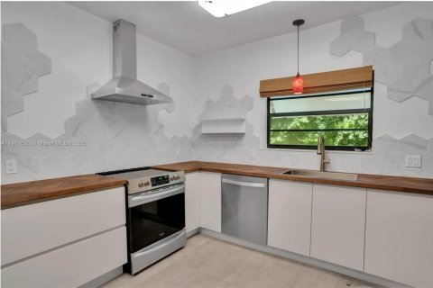 Снять в аренду виллу или дом в Майами-Бич, Флорида 4 спальни, 233.84м2, № 2034258 - фото 11