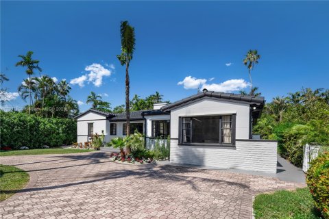 Снять в аренду виллу или дом в Майами-Бич, Флорида 4 спальни, 233.84м2, № 2034258 - фото 3