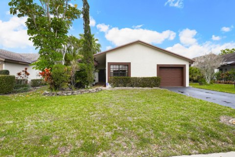 Villa ou maison à louer à Boca Raton, Floride: 3 chambres, 143.53 m2 № 1051406 - photo 1