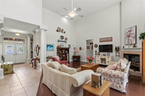 House in Eustis, Florida 3 bedrooms, 306.21 sq.m. № 1677867 - photo 16