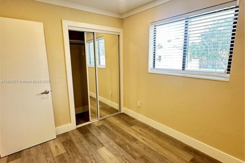 Casa en alquiler en Miami, Florida, 2 dormitorios, 149.57 m2 № 2019321 - foto 7