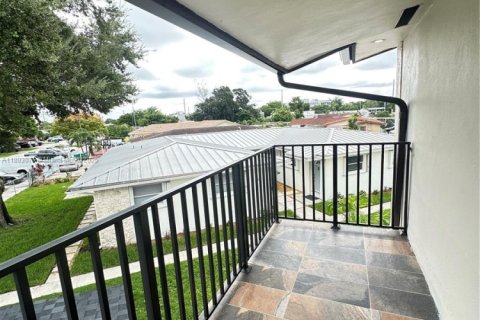 Casa en alquiler en Miami, Florida, 2 dormitorios, 149.57 m2 № 2019321 - foto 19