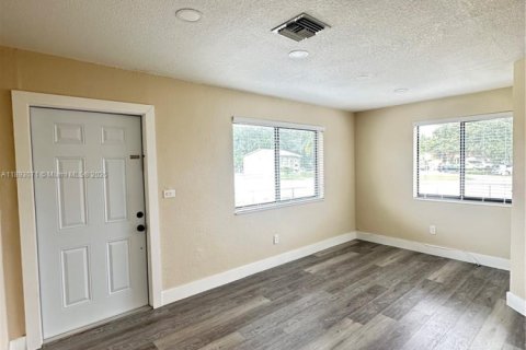 Casa en alquiler en Miami, Florida, 2 dormitorios, 149.57 m2 № 2019321 - foto 10