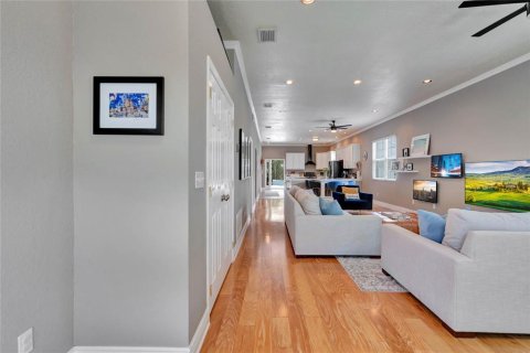 House in Orlando, Florida 3 bedrooms, 188.03 sq.m. № 1719606 - photo 16