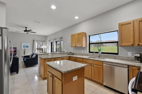 House in Clermont, Florida 5 bedrooms, 272.02 sq.m. № 1913204 - photo 14