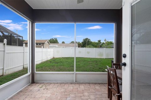 House in Tampa, Florida 4 bedrooms, 239.13 sq.m. № 2277052 - photo 11