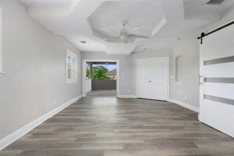 House in Tampa, Florida 4 bedrooms, 239.13 sq.m. № 2277052 - photo 19