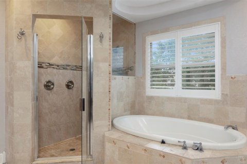 House in Tampa, Florida 4 bedrooms, 239.13 sq.m. № 2277052 - photo 25