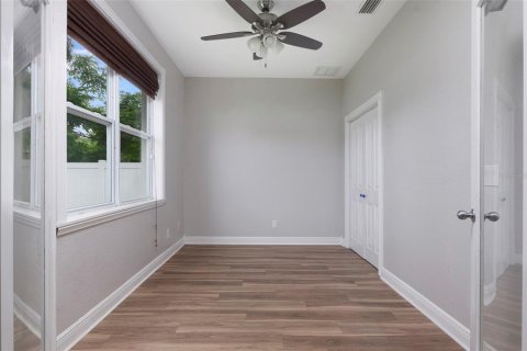House in Tampa, Florida 4 bedrooms, 239.13 sq.m. № 2277052 - photo 14