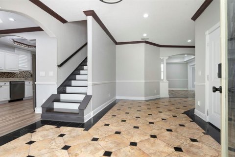 House in Tampa, Florida 4 bedrooms, 239.13 sq.m. № 2277052 - photo 4