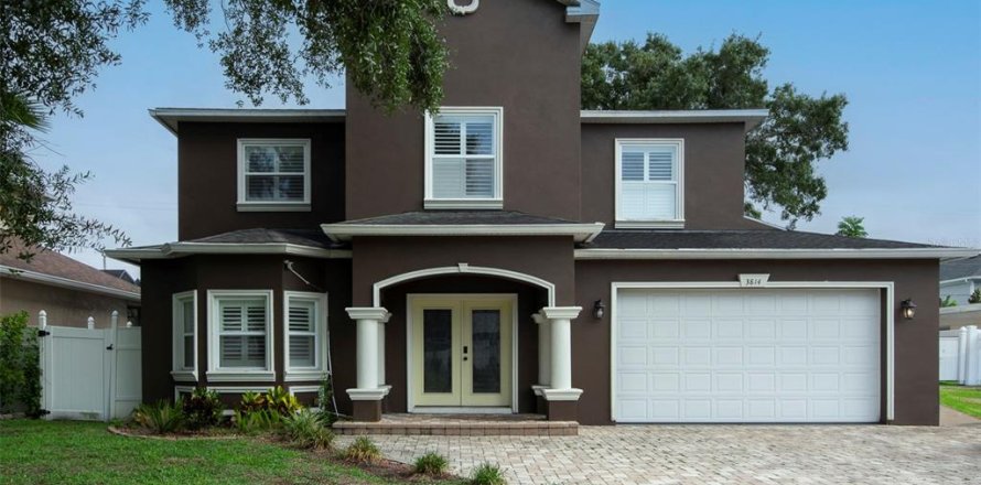 House in Tampa, Florida 4 bedrooms, 239.13 sq.m. № 2277052