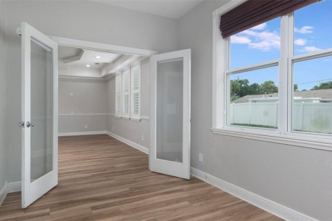 House in Tampa, Florida 4 bedrooms, 239.13 sq.m. № 2277052 - photo 17