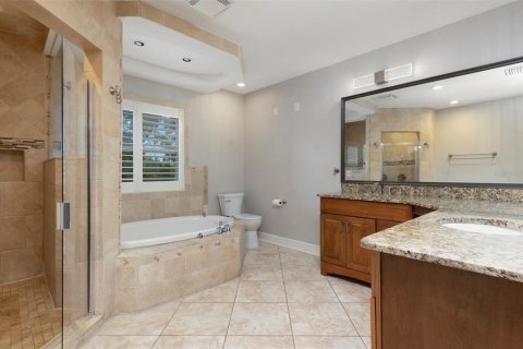 House in Tampa, Florida 4 bedrooms, 239.13 sq.m. № 2277052 - photo 24