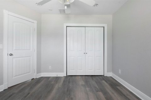 House in Tampa, Florida 4 bedrooms, 239.13 sq.m. № 2277052 - photo 27