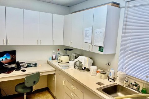 Commercial property in Tampa, Florida 181.72 sq.m. № 2222155 - photo 10