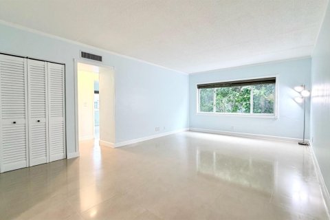 Купить кондоминиум в Помпано-Бич, Флорида 3 комнаты, 87.24м2, № 2083305 - фото 2