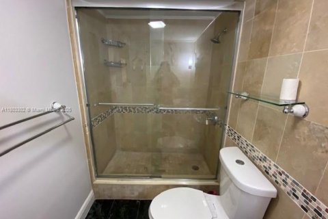Condominio en venta en North Bay Village, Florida, 1 dormitorio, 75.9 m2 № 1862353 - foto 14