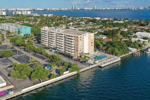 Condominio en venta en North Bay Village, Florida, 1 dormitorio, 75.9 m2 № 1862353 - foto 29
