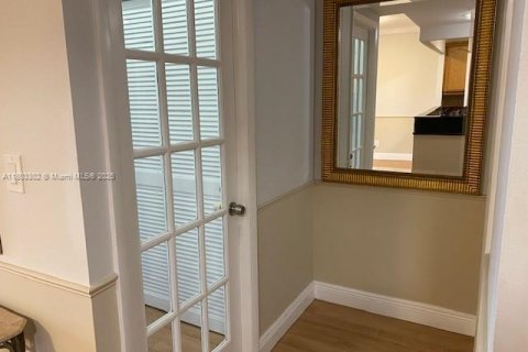 Condominio en venta en North Bay Village, Florida, 1 dormitorio, 75.9 m2 № 1862353 - foto 10