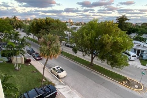 Condominio en venta en North Bay Village, Florida, 1 dormitorio, 75.9 m2 № 1862353 - foto 17