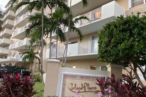 Condominio en venta en North Bay Village, Florida, 1 dormitorio, 75.9 m2 № 1862353 - foto 22