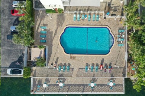 Condominio en venta en North Bay Village, Florida, 1 dormitorio, 75.9 m2 № 1862353 - foto 27