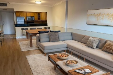 Condominio en venta en North Bay Village, Florida, 1 dormitorio, 75.9 m2 № 1862353 - foto 1