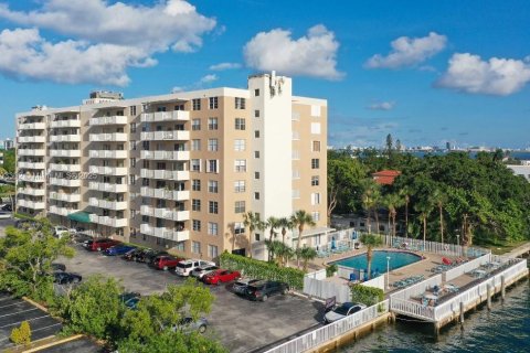 Condominio en venta en North Bay Village, Florida, 1 dormitorio, 75.9 m2 № 1862353 - foto 28
