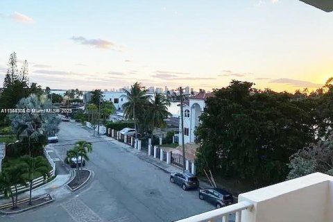 Condominio en venta en North Bay Village, Florida, 1 dormitorio, 75.9 m2 № 1862353 - foto 5