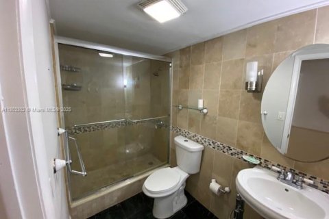 Condominio en venta en North Bay Village, Florida, 1 dormitorio, 75.9 m2 № 1862353 - foto 13