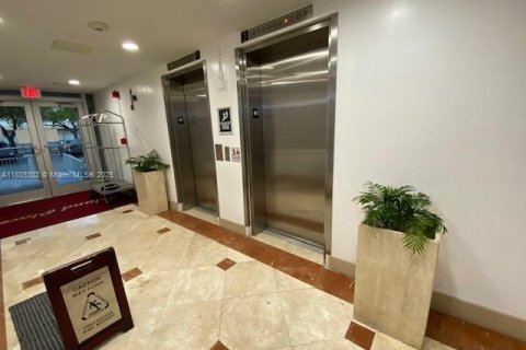 Condominio en venta en North Bay Village, Florida, 1 dormitorio, 75.9 m2 № 1862353 - foto 26