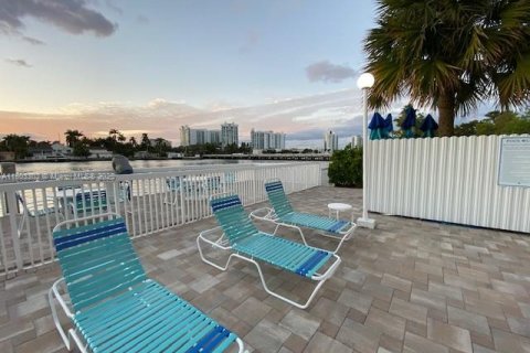 Condominio en venta en North Bay Village, Florida, 1 dormitorio, 75.9 m2 № 1862353 - foto 21