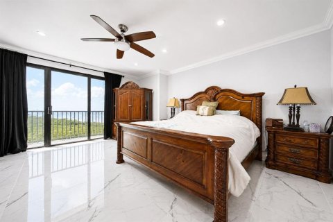 Купить кондоминиум в Клируотер, Флорида 6 комнат, 175.59м2, № 2339559 - фото 12