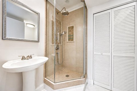 Купить кондоминиум в Клируотер, Флорида 6 комнат, 175.59м2, № 2339559 - фото 17