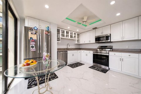 Купить кондоминиум в Клируотер, Флорида 6 комнат, 175.59м2, № 2339559 - фото 10