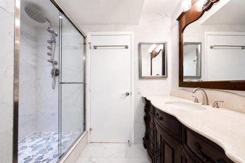 Купить кондоминиум в Клируотер, Флорида 6 комнат, 175.59м2, № 2339559 - фото 14