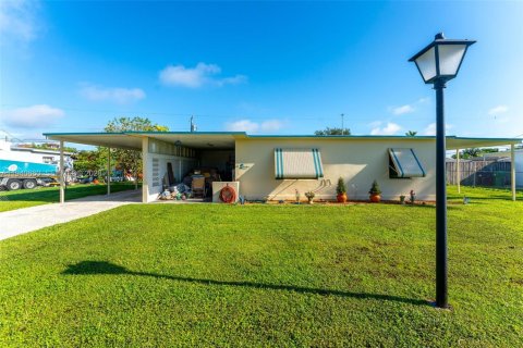 Casa en venta en Homestead, Florida, 2 dormitorios, 75.34 m2 № 1997797 - foto 2