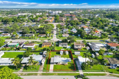 Casa en venta en Homestead, Florida, 2 dormitorios, 75.34 m2 № 1997797 - foto 6