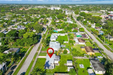 Casa en venta en Homestead, Florida, 2 dormitorios, 75.34 m2 № 1997797 - foto 10