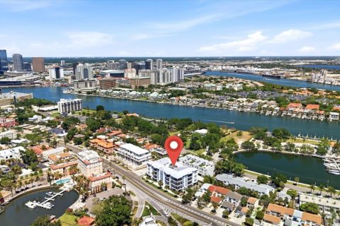 Copropriété à vendre à Tampa, Floride: 3 chambres, 244.05 m2 № 2101069 - photo 6